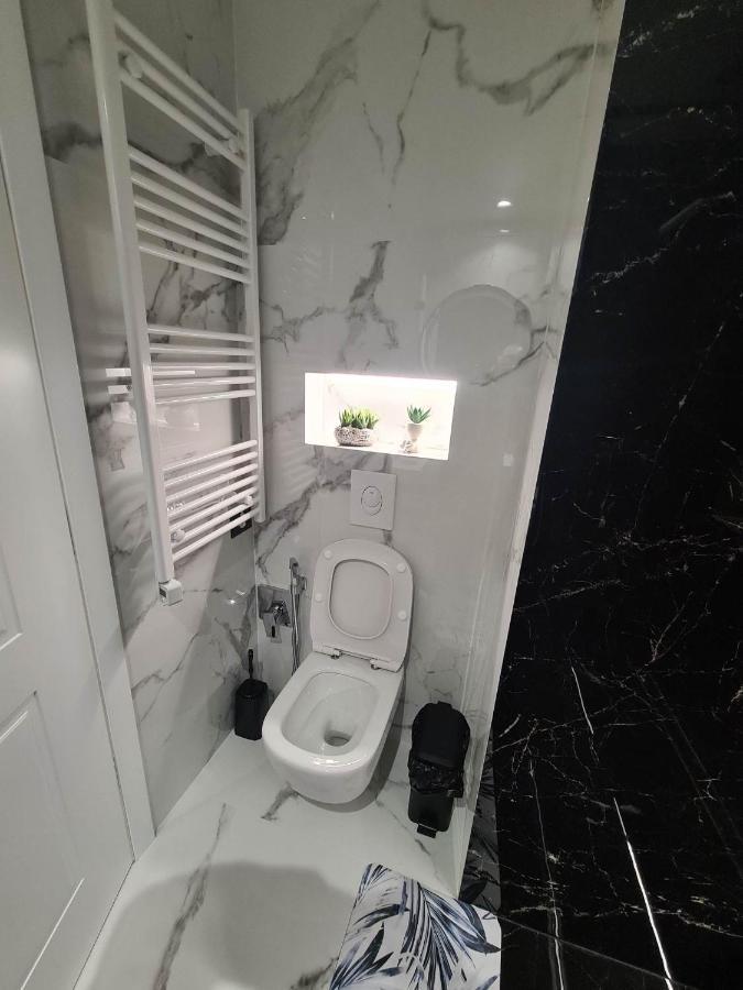 Grey Luxury Apartment Gjirokastër Екстериор снимка