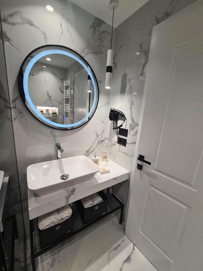 Grey Luxury Apartment Gjirokastër Екстериор снимка